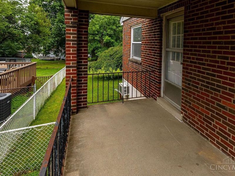 5517 Karen Avenue, Green Township, OH 45248 Photo 4