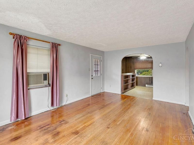 5517 Karen Avenue, Green Township, OH 45248 Photo 6