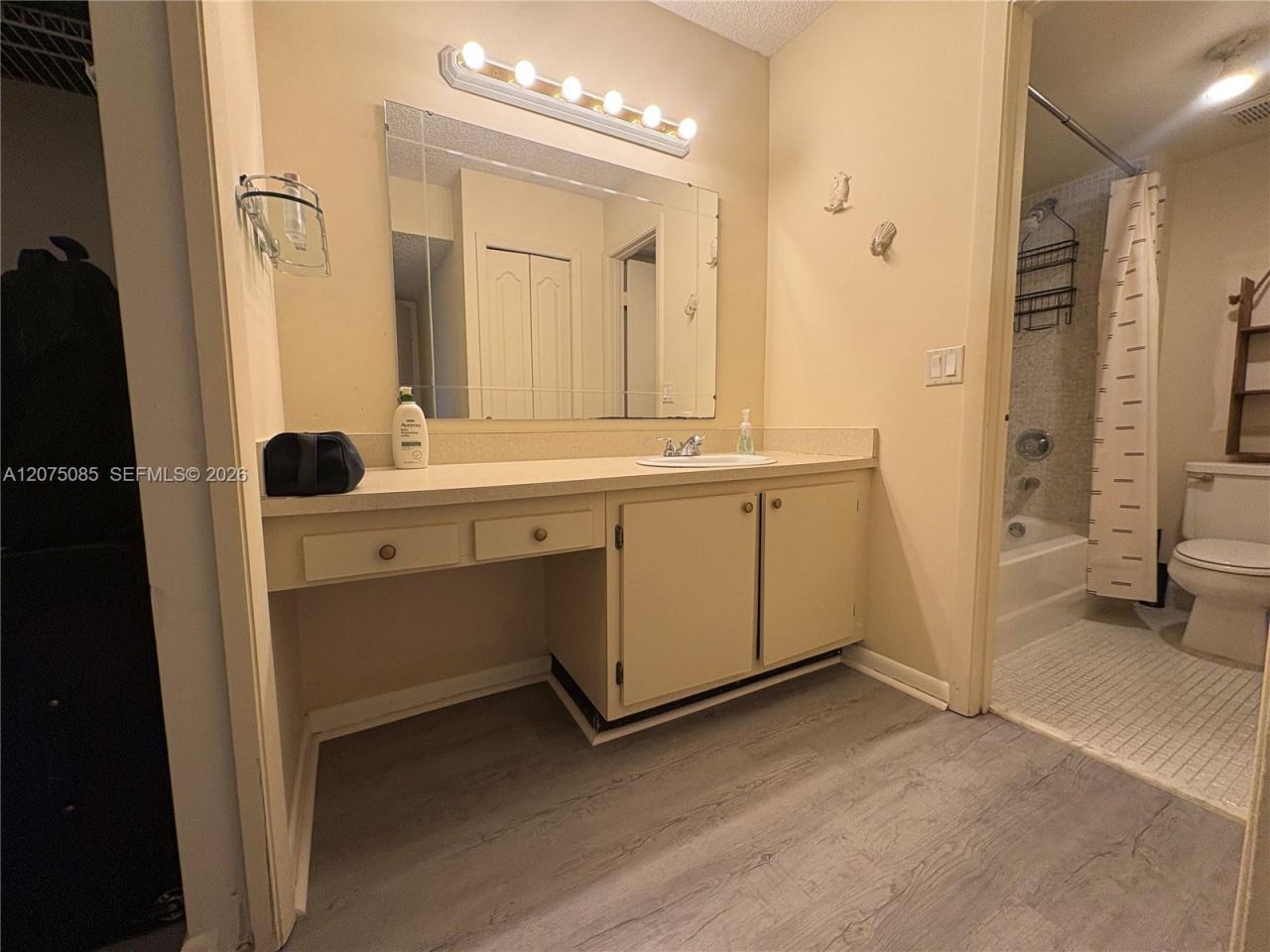 16471 Blatt Blvd, Unit 203, Weston, FL 33326 Photo