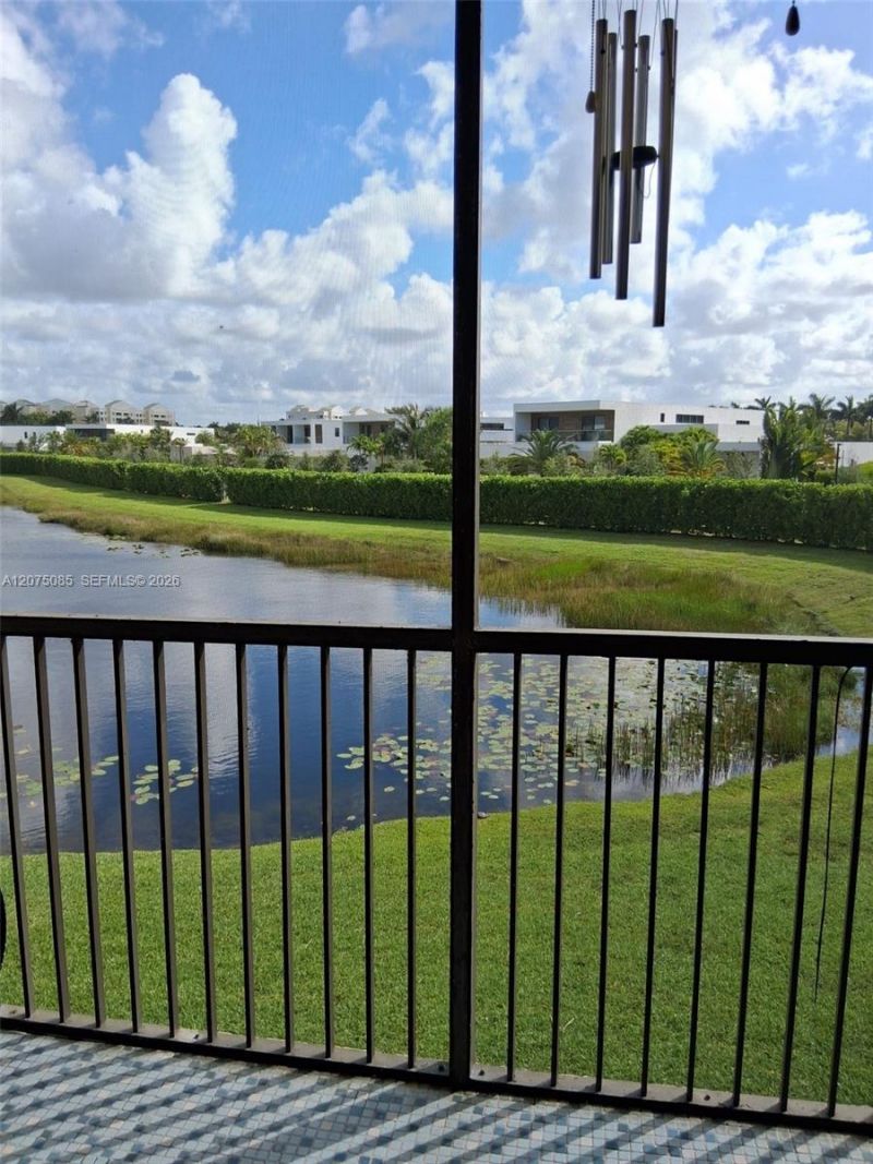 16471 Blatt Blvd, Unit 203, Weston, FL 33326 Photo