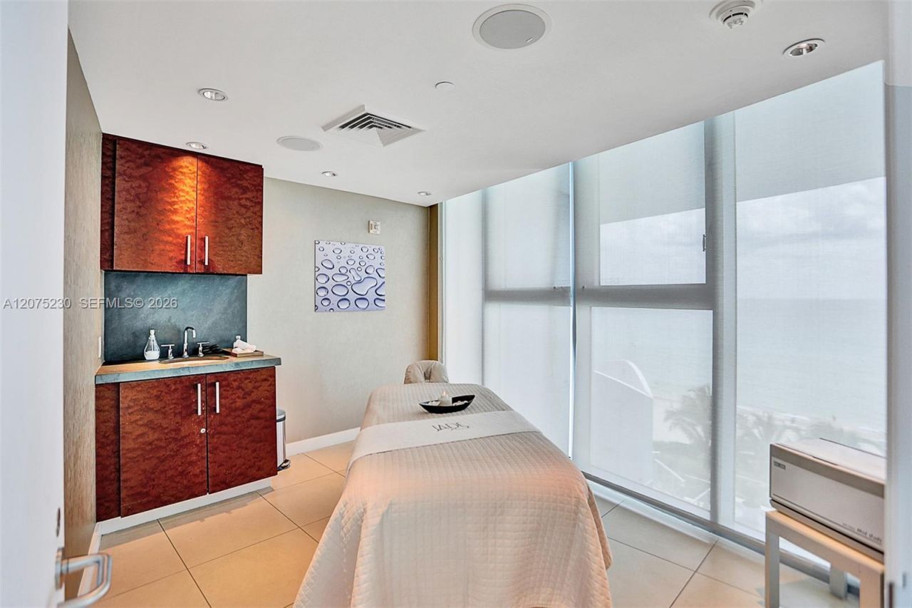 17001 Collins Ave , Unit 4102, Sunny Isles Beach, FL 33160 Photo
