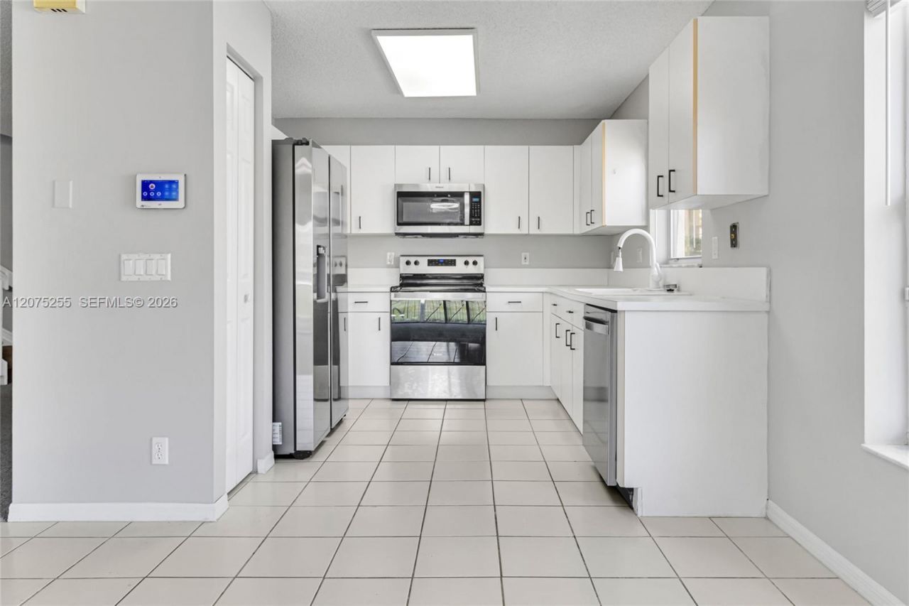 3884 NW 63rd Ter, Coral Springs, FL 33067 Photo