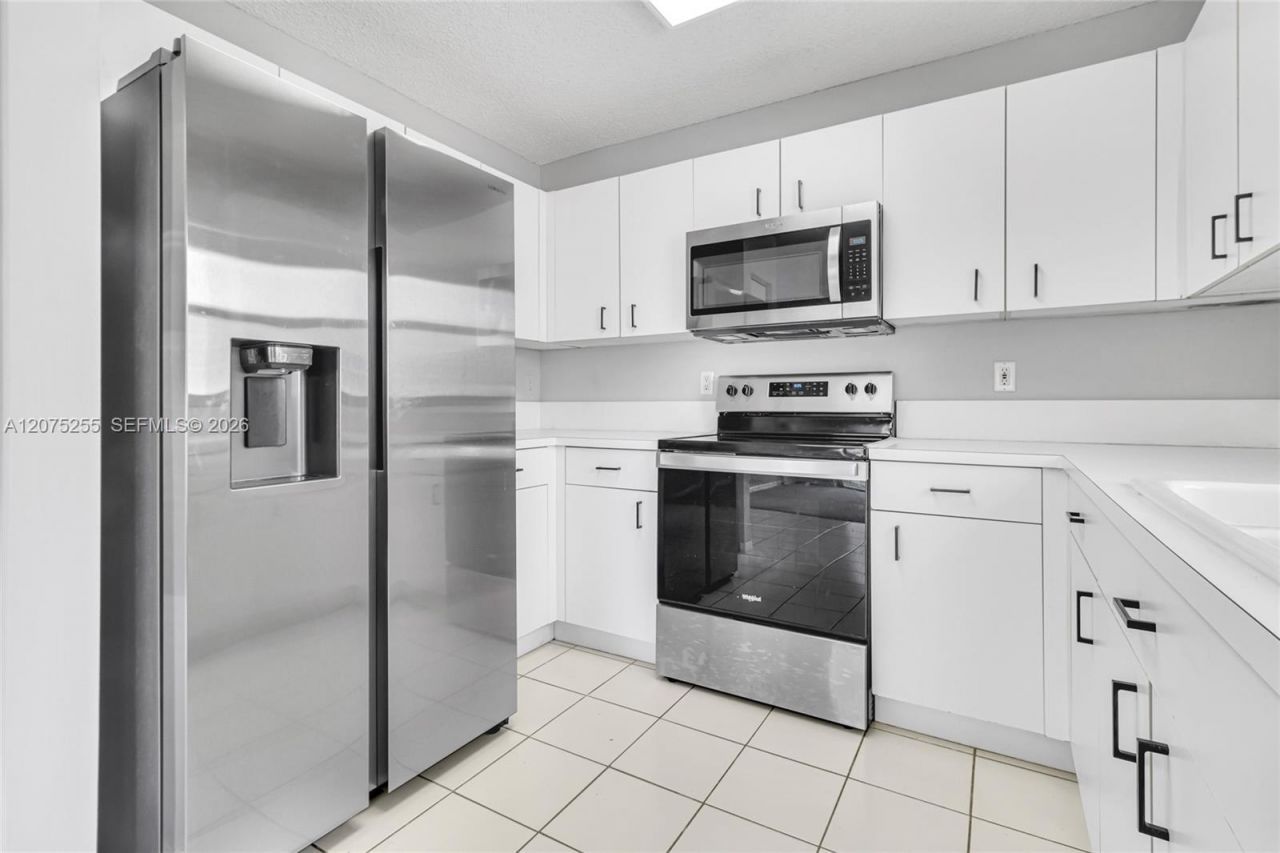 3884 NW 63rd Ter, Coral Springs, FL 33067 Photo