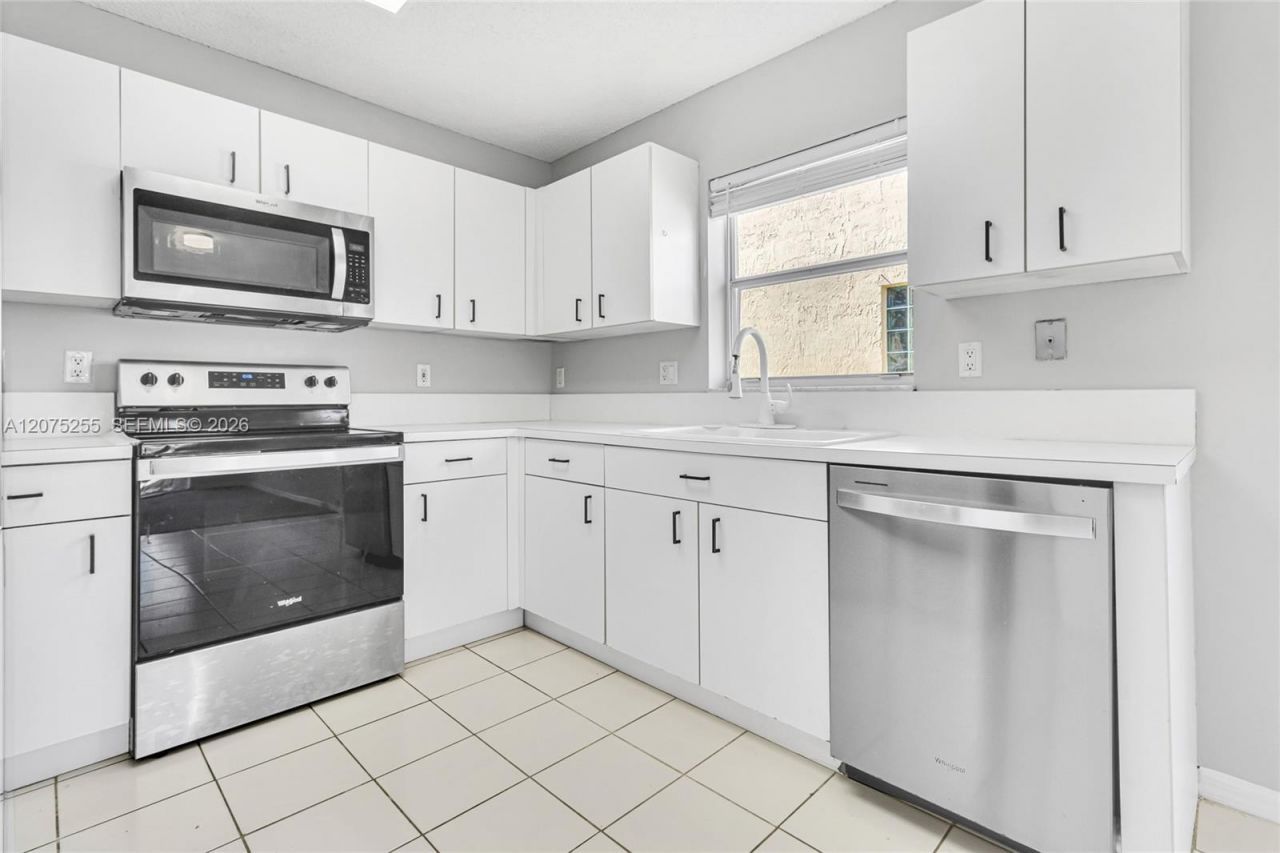 3884 NW 63rd Ter, Coral Springs, FL 33067 Photo