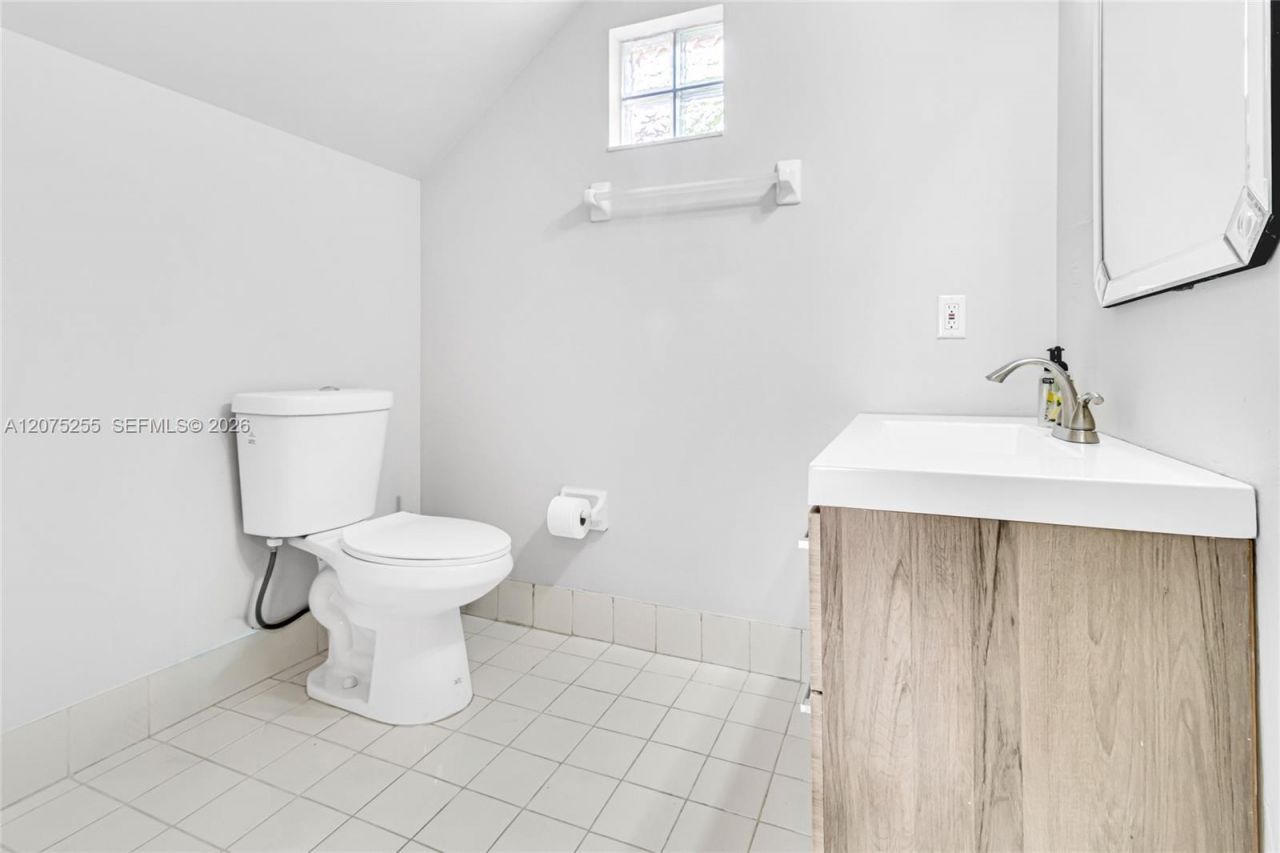 3884 NW 63rd Ter, Coral Springs, FL 33067 Photo