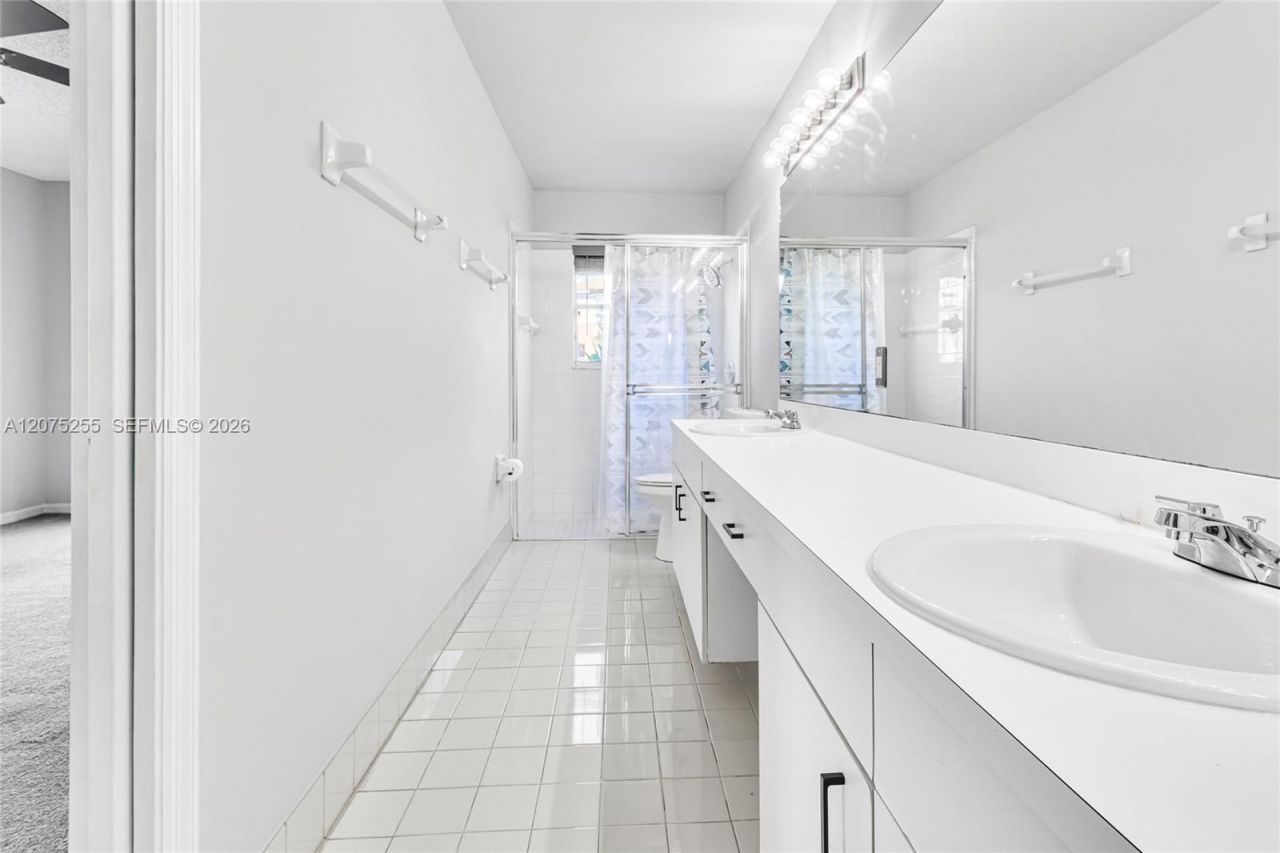 3884 NW 63rd Ter, Coral Springs, FL 33067 Photo