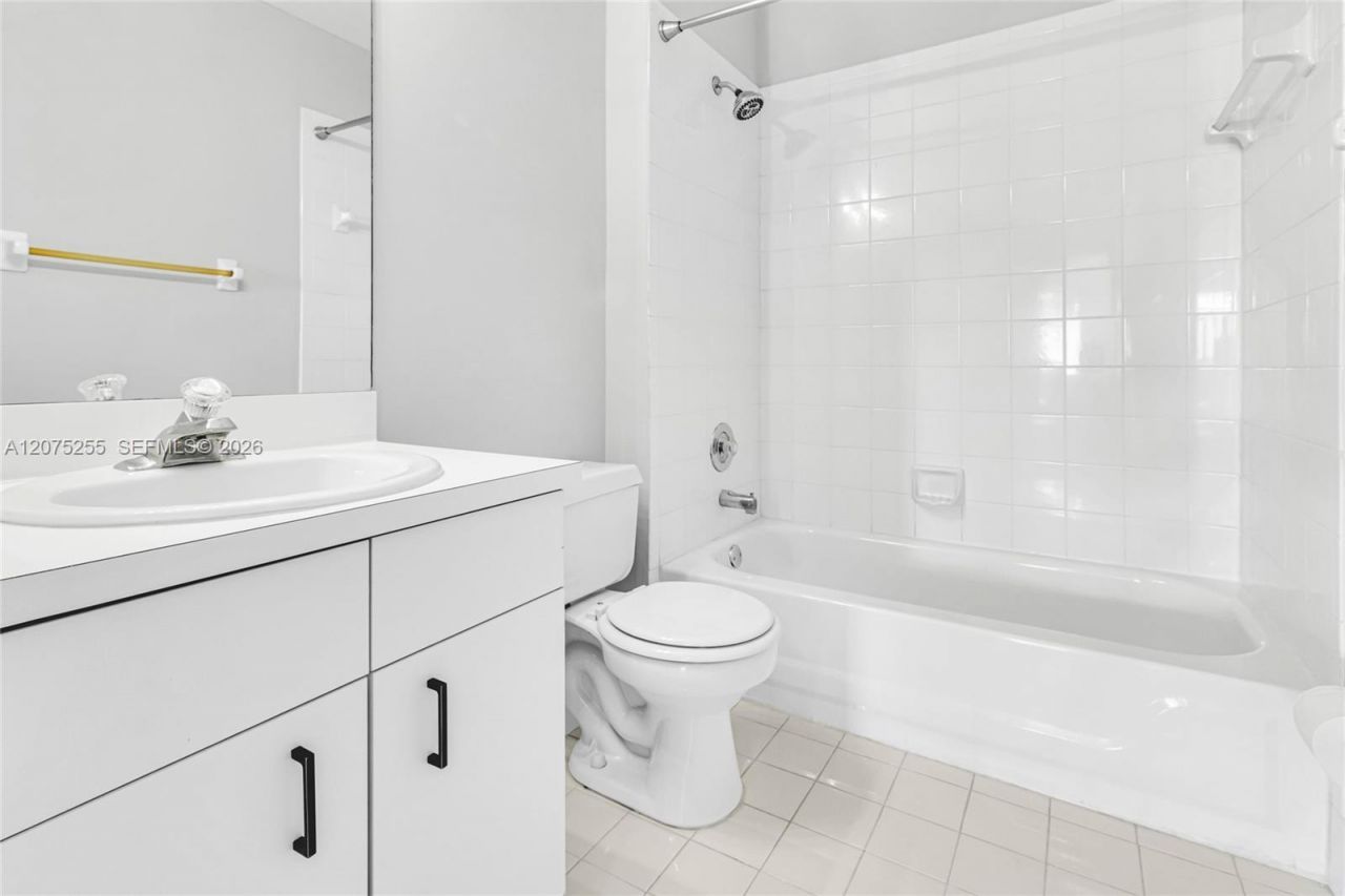 3884 NW 63rd Ter, Coral Springs, FL 33067 Photo