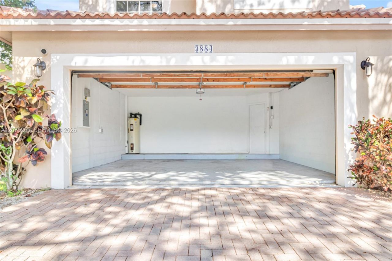 3884 NW 63rd Ter, Coral Springs, FL 33067 Photo