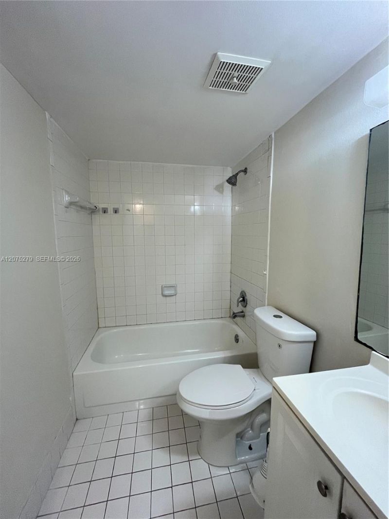 3252 Foxcroft Rd , Unit 104, Miramar, FL 33025 Photo