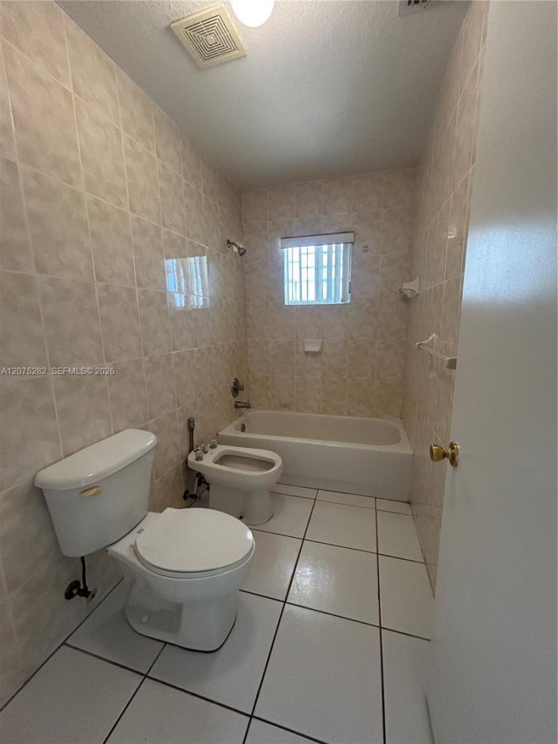 2421 NW 99th Ter , Unit 2, Miami, FL 33147 Photo