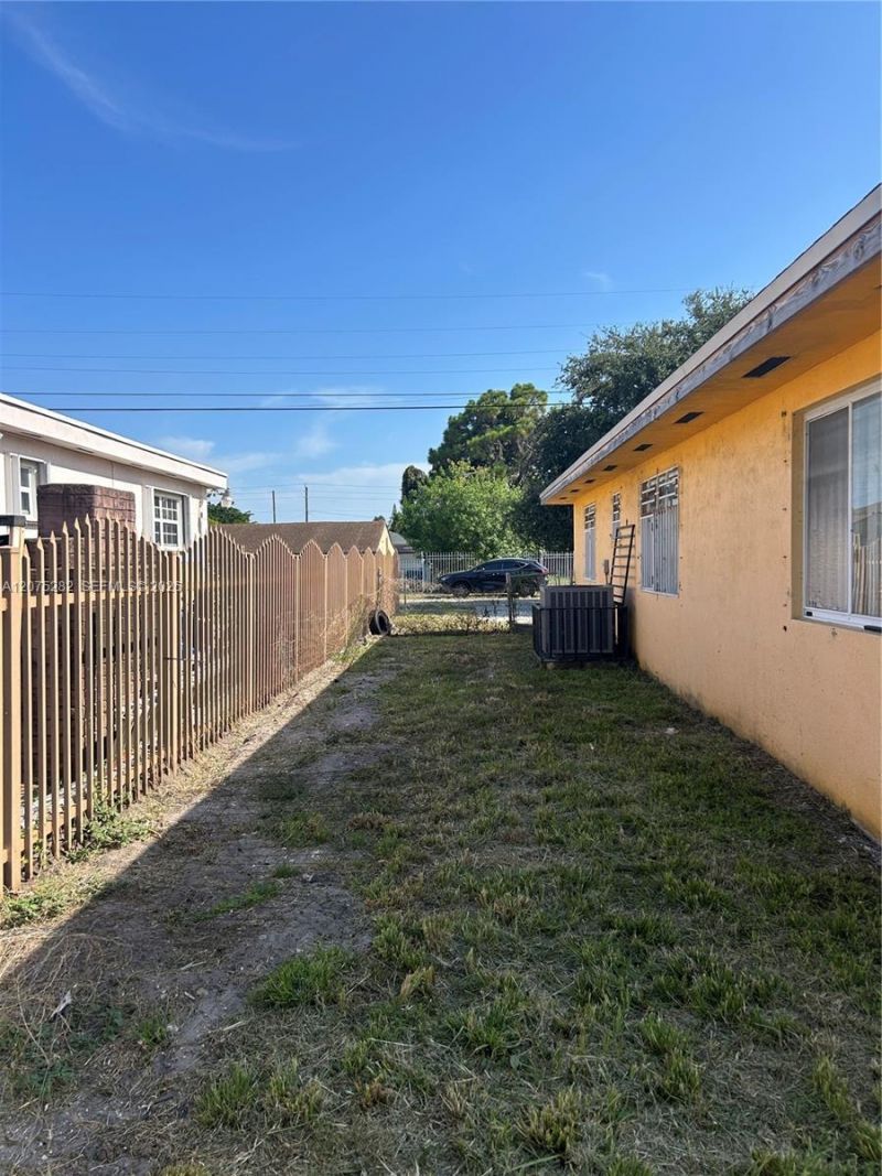 2421 NW 99th Ter , Unit 2, Miami, FL 33147 Photo