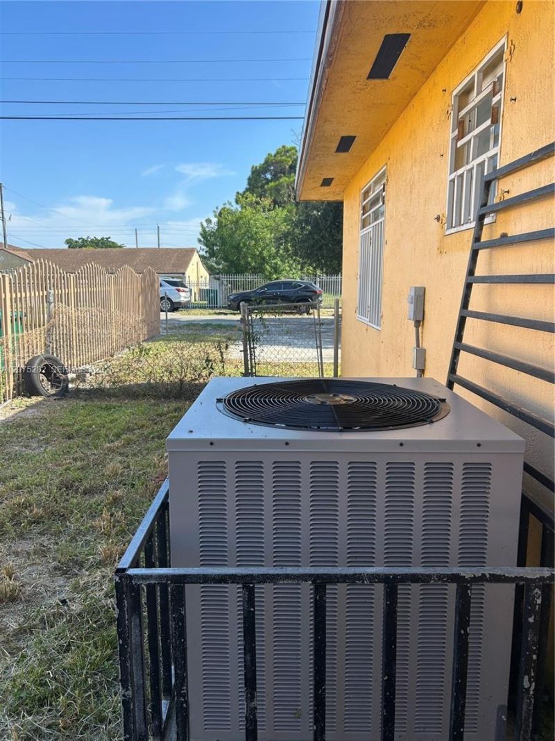 2421 NW 99th Ter , Unit 2, Miami, FL 33147 Photo