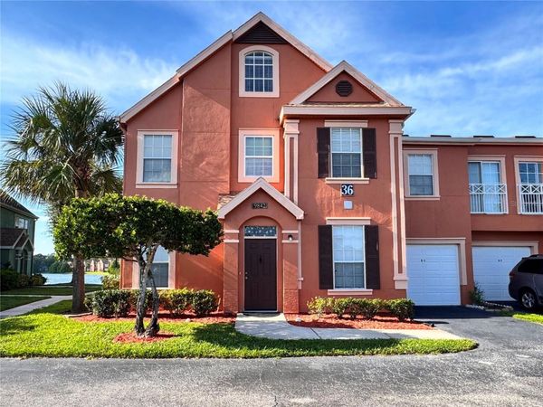 9842 LAKE CHASE ISLAND WAY , TAMPA, FL 33626