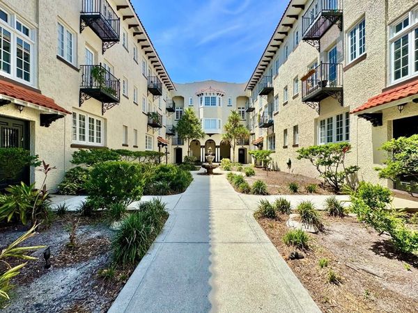 2117 W DEKLE AVENUE , Unit D1, TAMPA, FL 33606