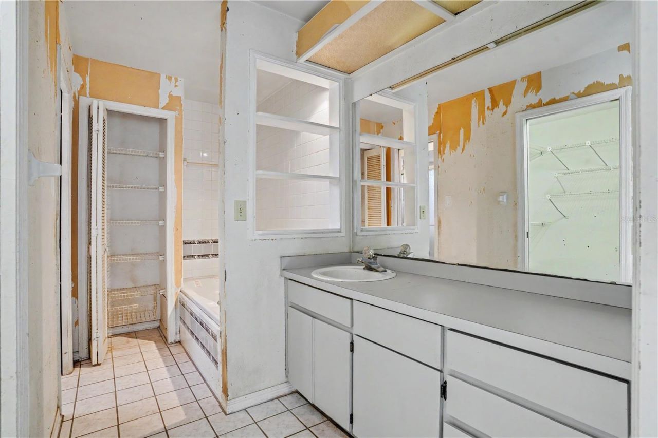 2179 Cypress Point Drive N, Clearwater, FL 33763 Photo