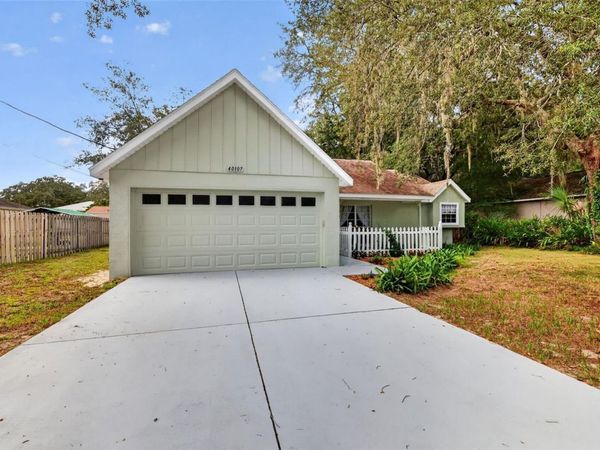 40107 OAKRIDGE DRIVE, LADY LAKE, FL 32159