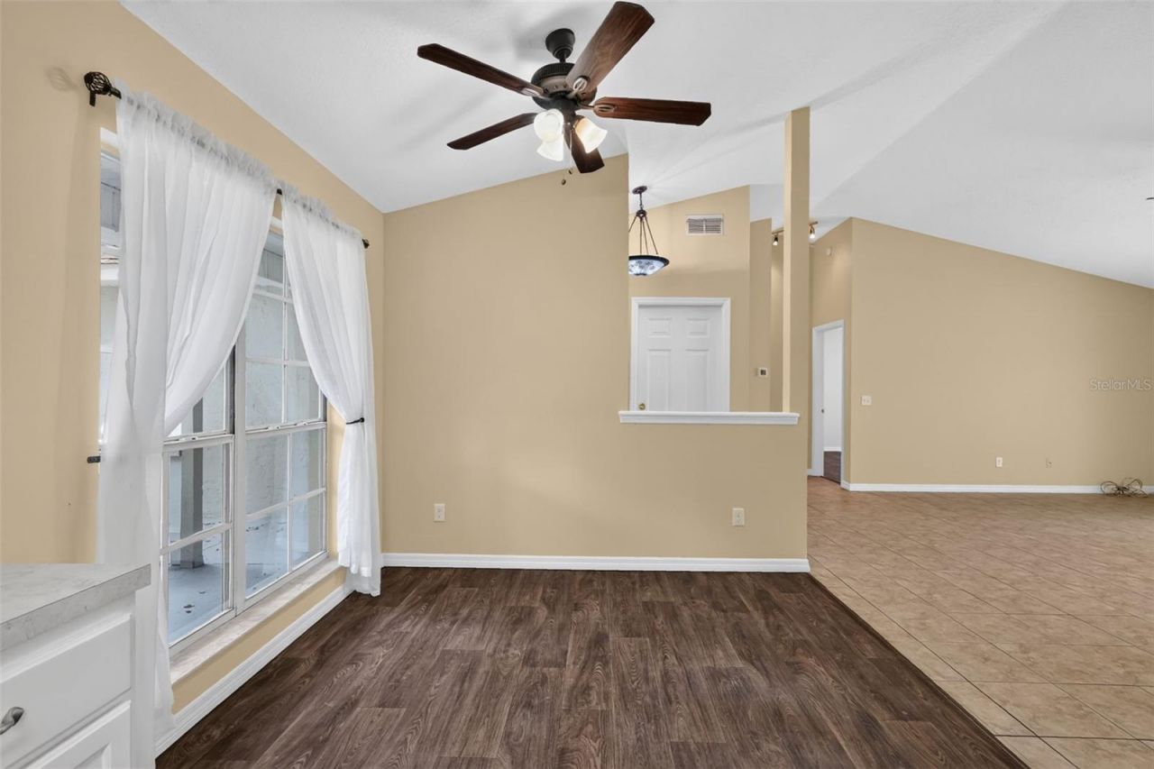40107 Oakridge Drive, Lady Lake, FL 32159 Photo