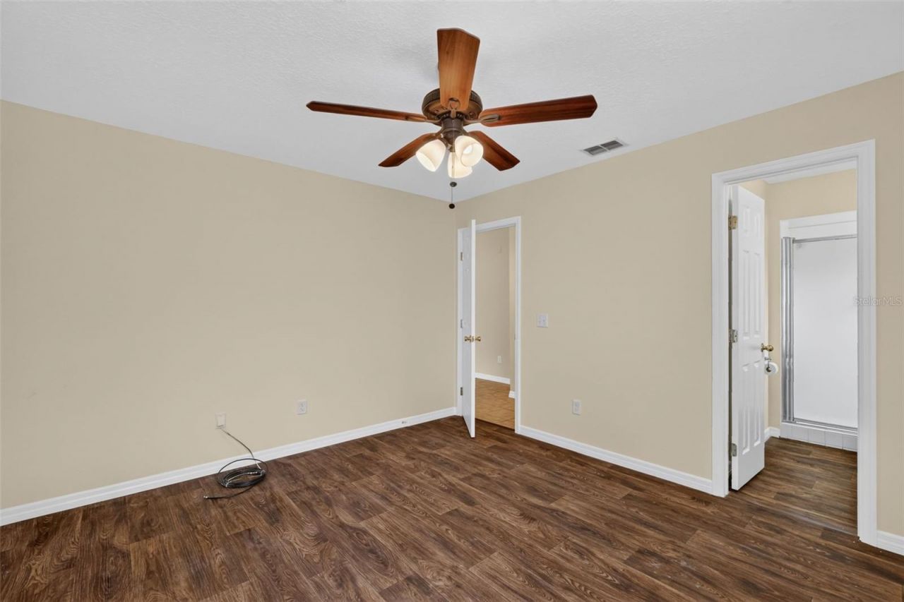 40107 Oakridge Drive, Lady Lake, FL 32159 Photo