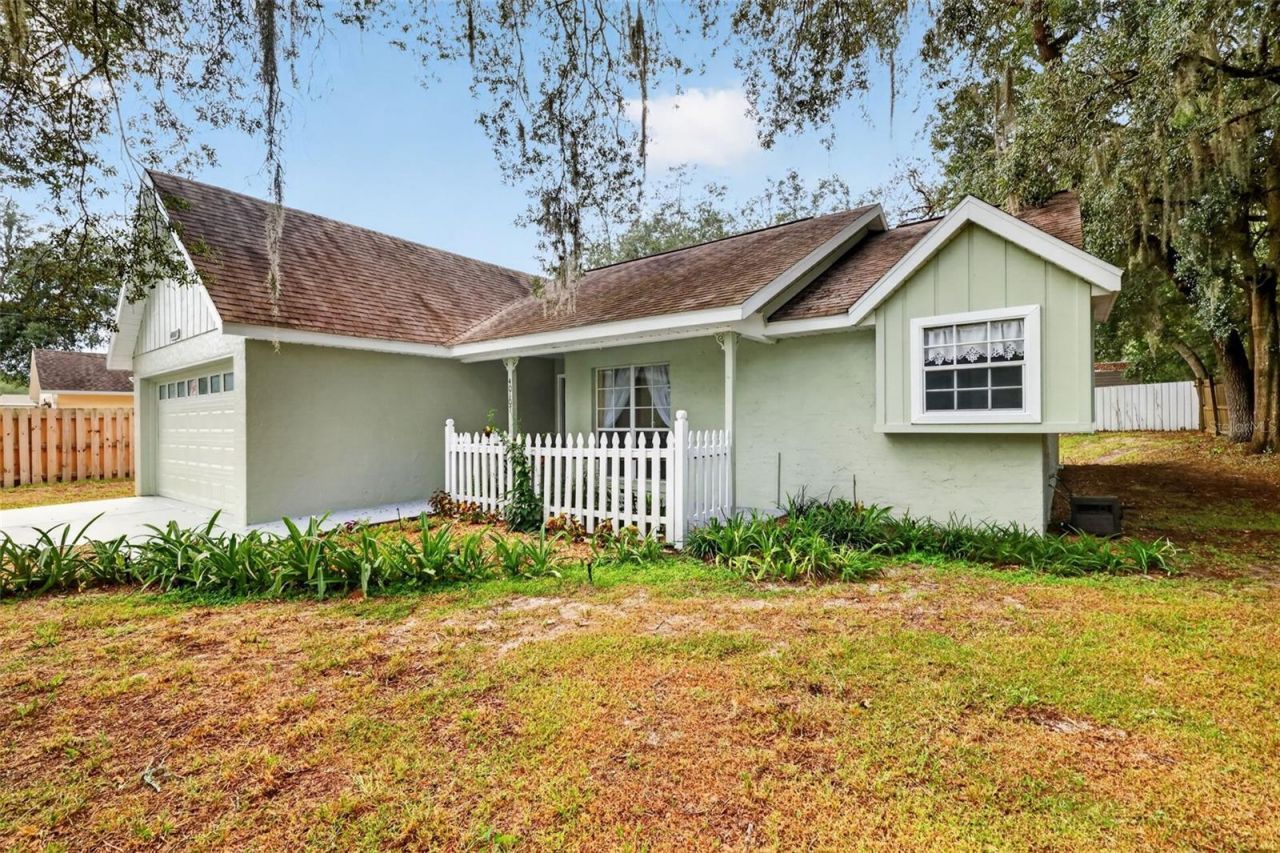 40107 Oakridge Drive, Lady Lake, FL 32159 Photo
