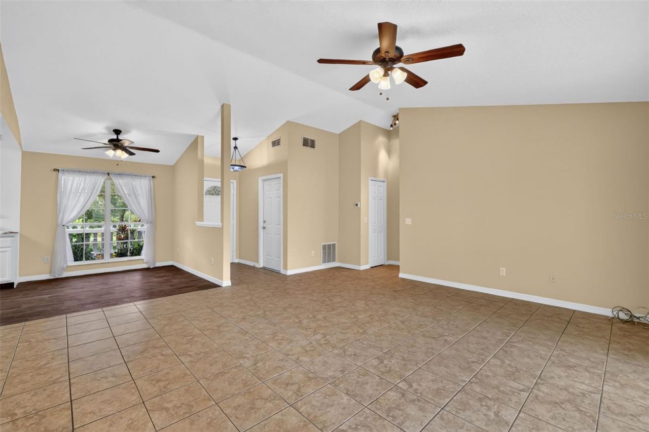 40107 Oakridge Drive, Lady Lake, FL 32159 Photo