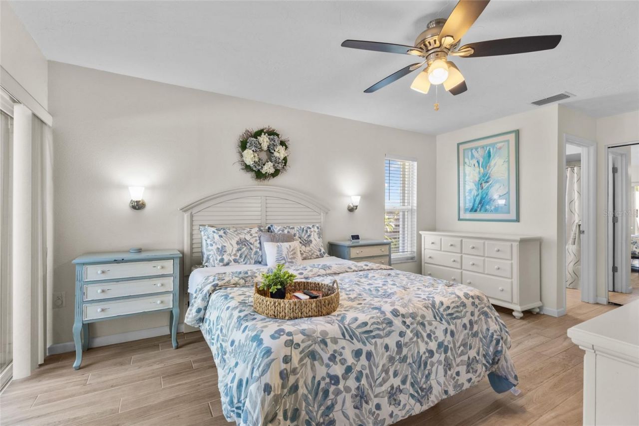 6640 Waterford Lane , Sarasota, FL 34238 Photo