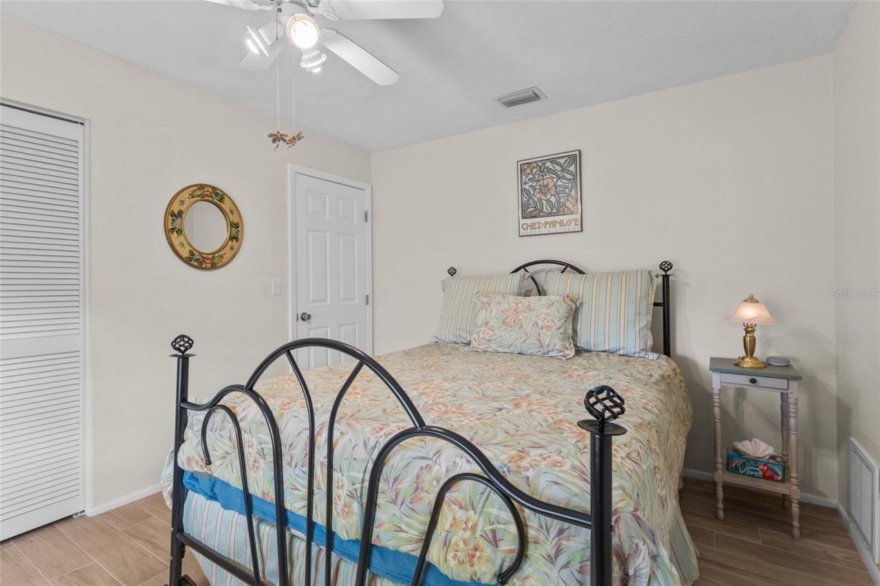 6640 Waterford Lane , Sarasota, FL 34238 Photo