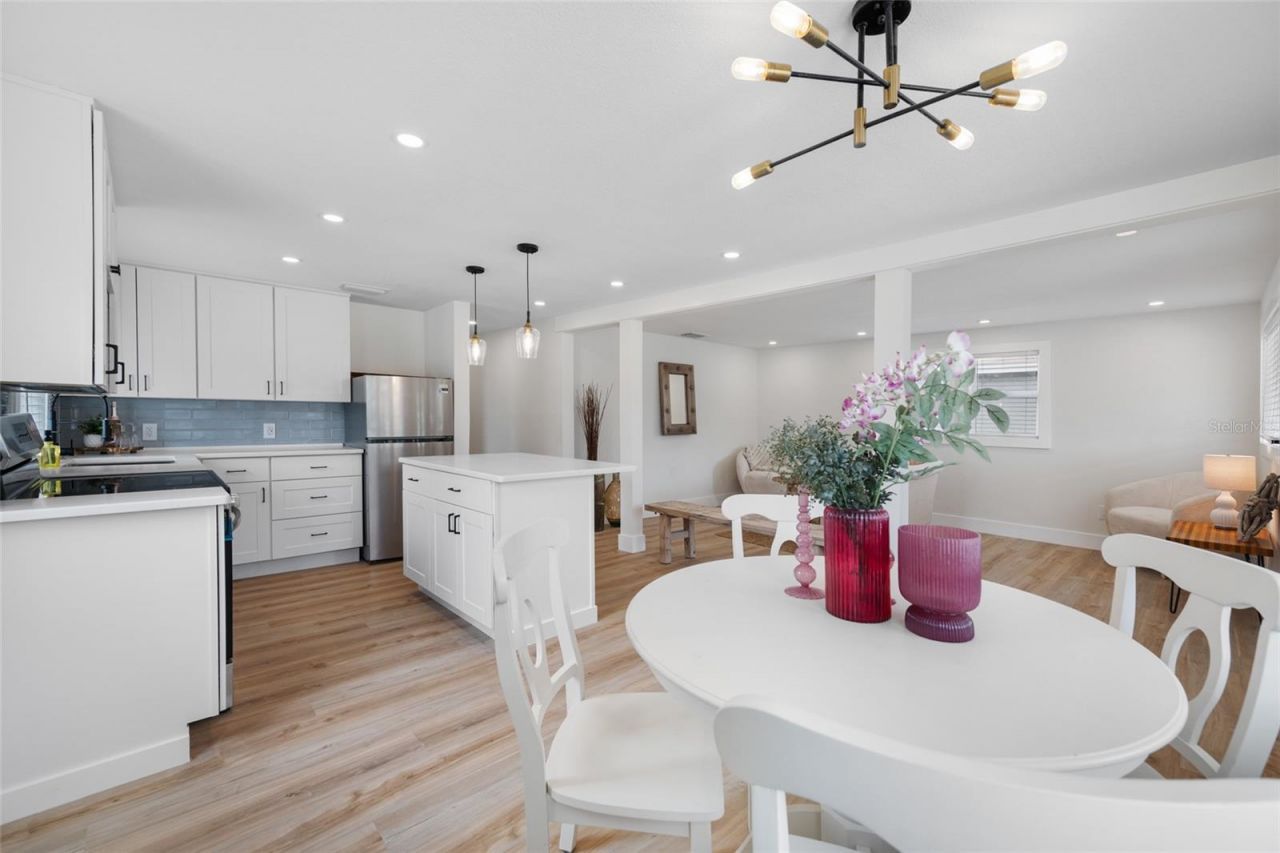 2547 Kingston Street S, Saint Petersburg, FL 33711 Photo
