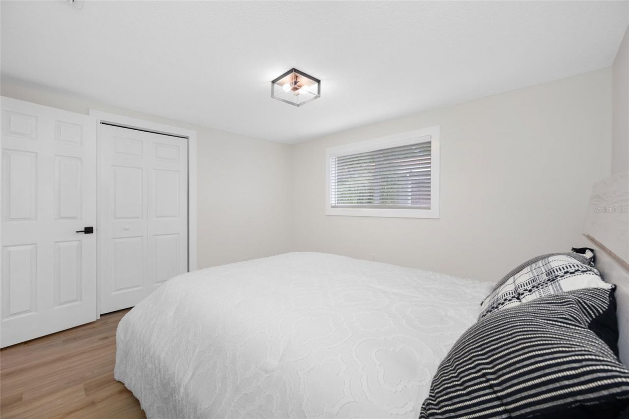 2547 Kingston Street S, Saint Petersburg, FL 33711 Photo