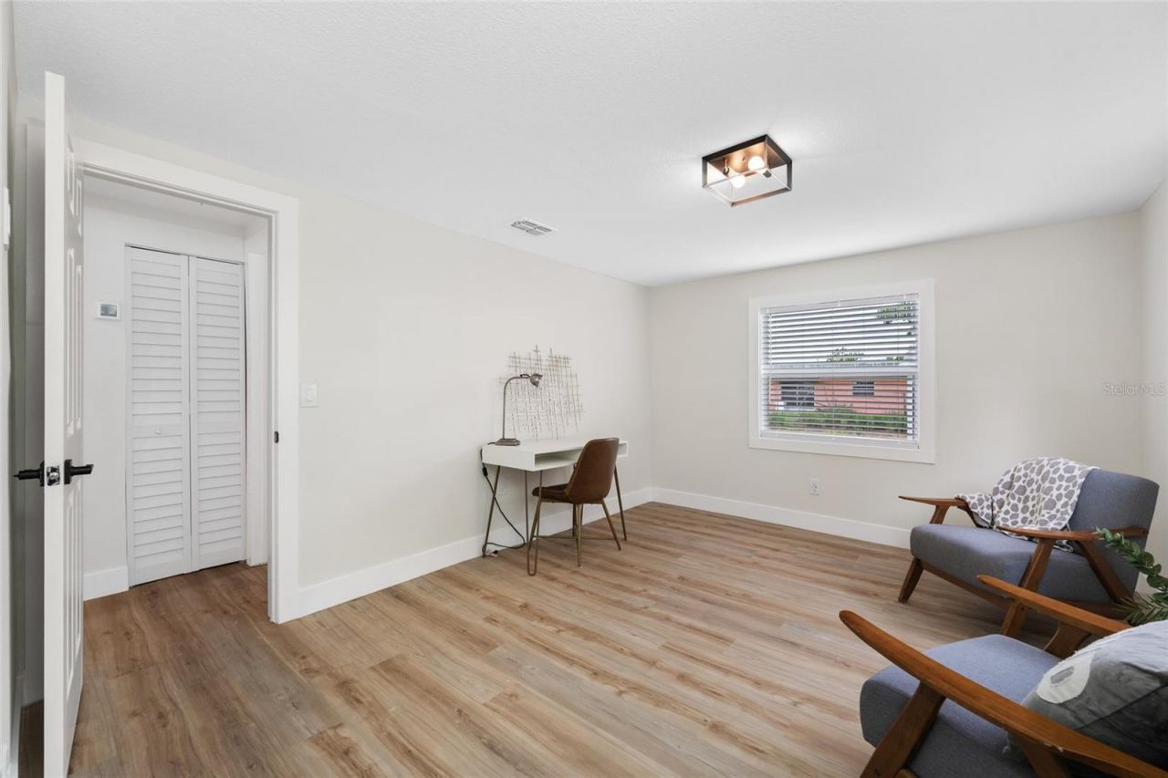 2547 Kingston Street S, Saint Petersburg, FL 33711 Photo