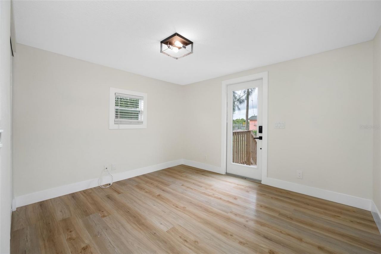 2547 Kingston Street S, Saint Petersburg, FL 33711 Photo
