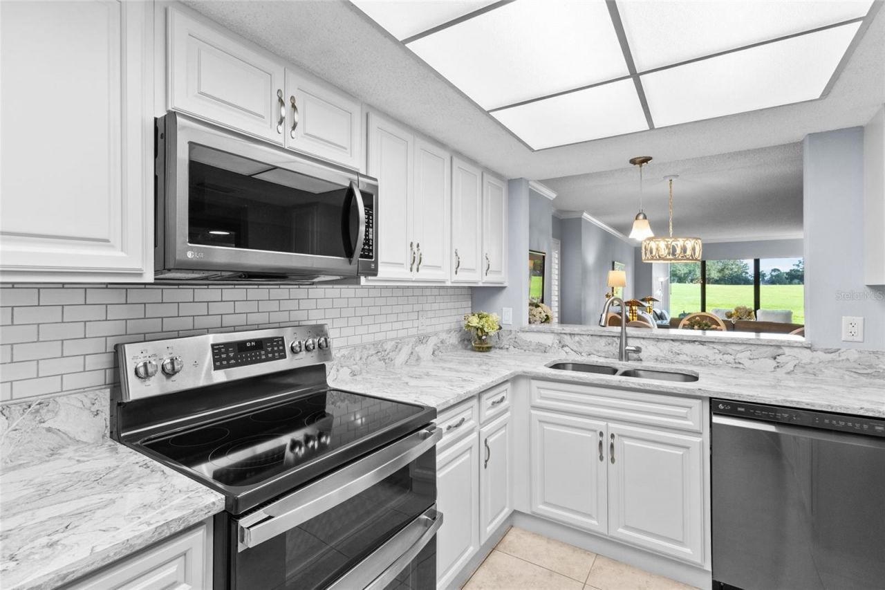 6211 Timber Lake Drive , Unit B1, Sarasota, FL 34243 Photo