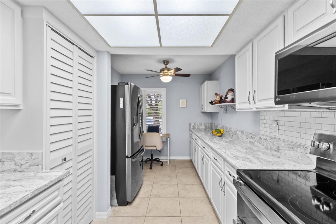 6211 Timber Lake Drive , Unit B1, Sarasota, FL 34243 Photo