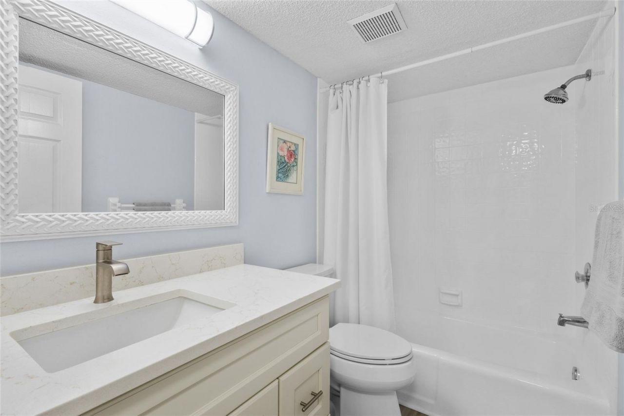 6211 Timber Lake Drive , Unit B1, Sarasota, FL 34243 Photo