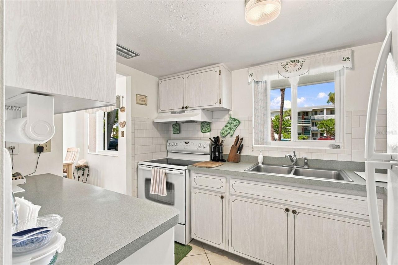 5913 17th Street W, Unit 1, Bradenton, FL 34207 Photo