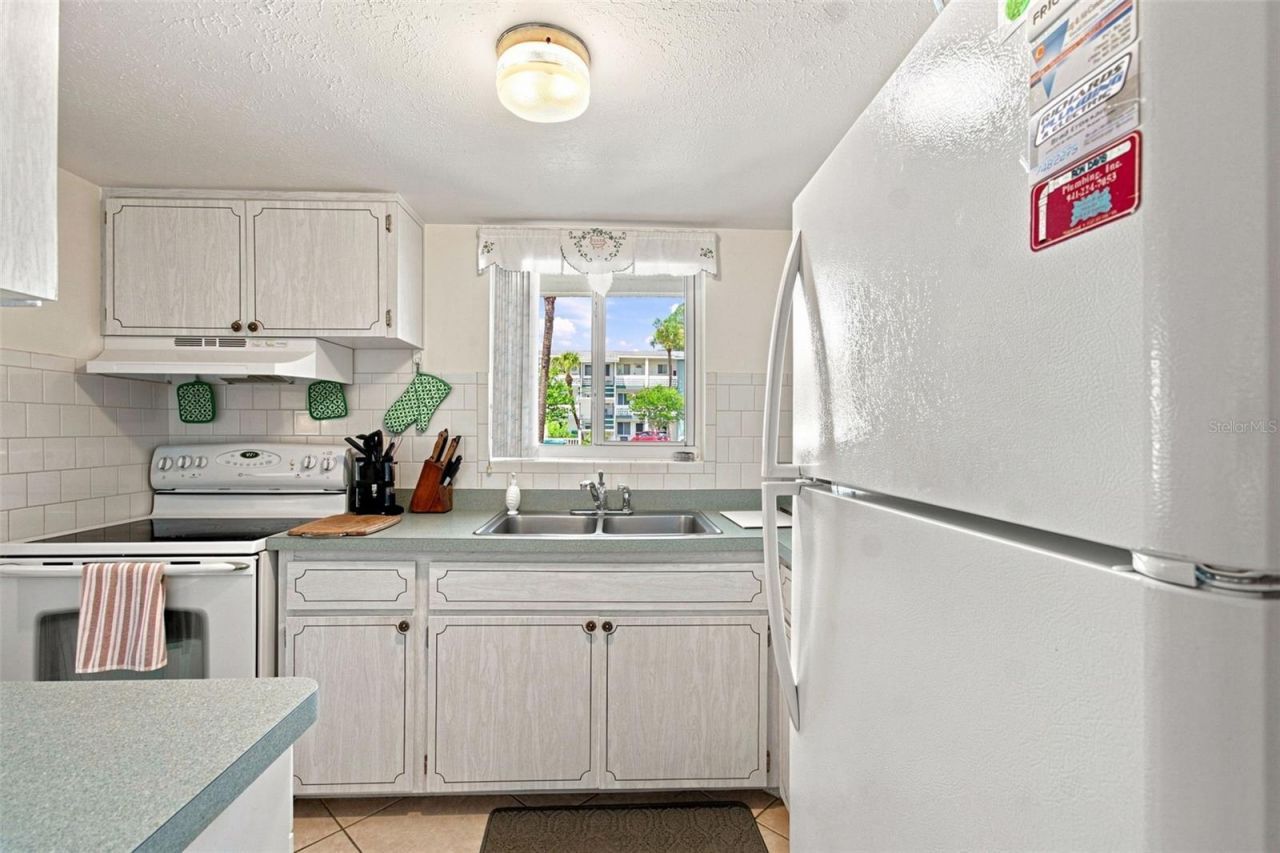 5913 17th Street W, Unit 1, Bradenton, FL 34207 Photo