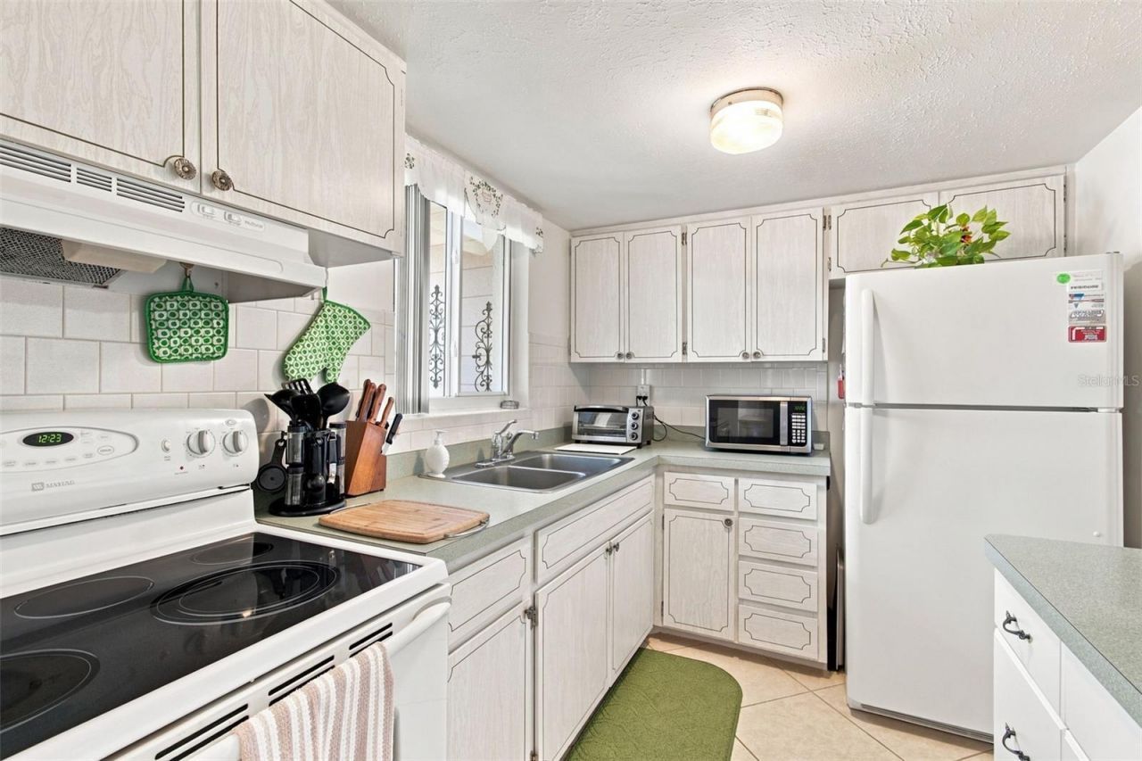5913 17th Street W, Unit 1, Bradenton, FL 34207 Photo
