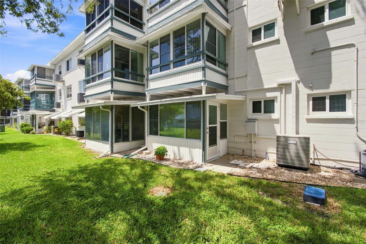5913 17th Street W, Unit 1, Bradenton, FL 34207 Photo
