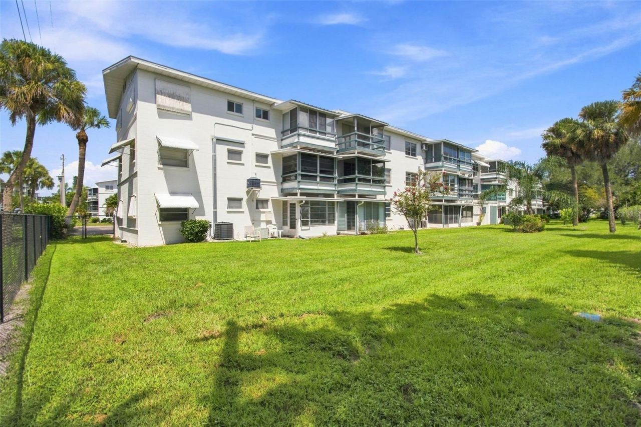 5913 17th Street W, Unit 1, Bradenton, FL 34207 Photo
