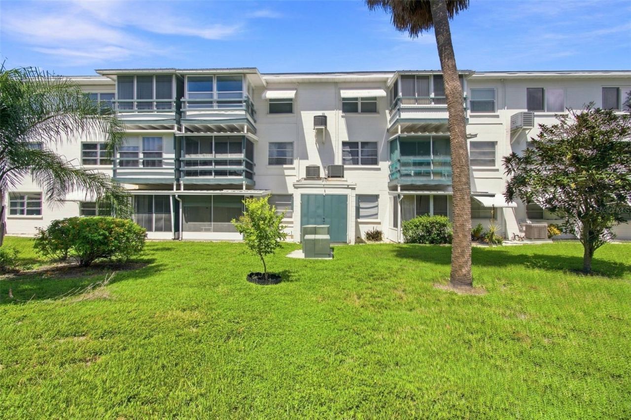 5913 17th Street W, Unit 1, Bradenton, FL 34207 Photo