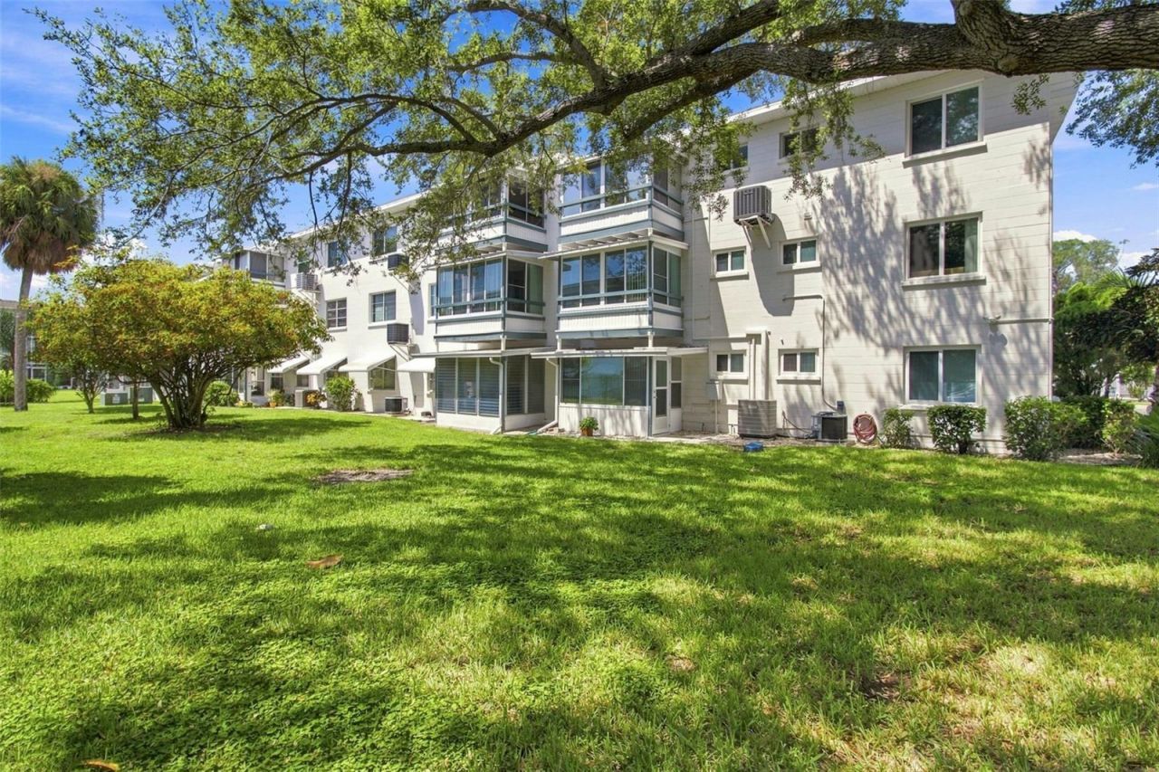 5913 17th Street W, Unit 1, Bradenton, FL 34207 Photo