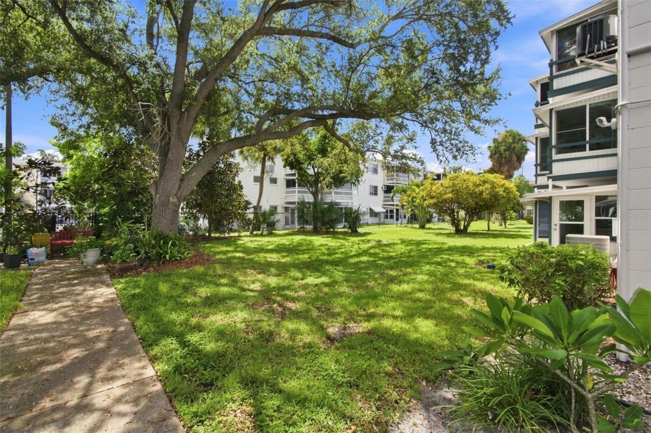 5913 17th Street W, Unit 1, Bradenton, FL 34207 Photo