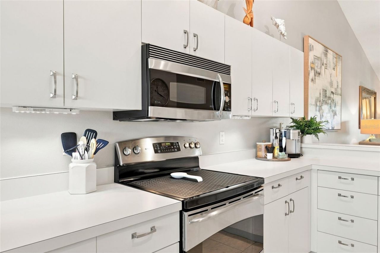 8735 Olde Hickory Avenue , Unit 8304, Sarasota, FL 34238 Photo