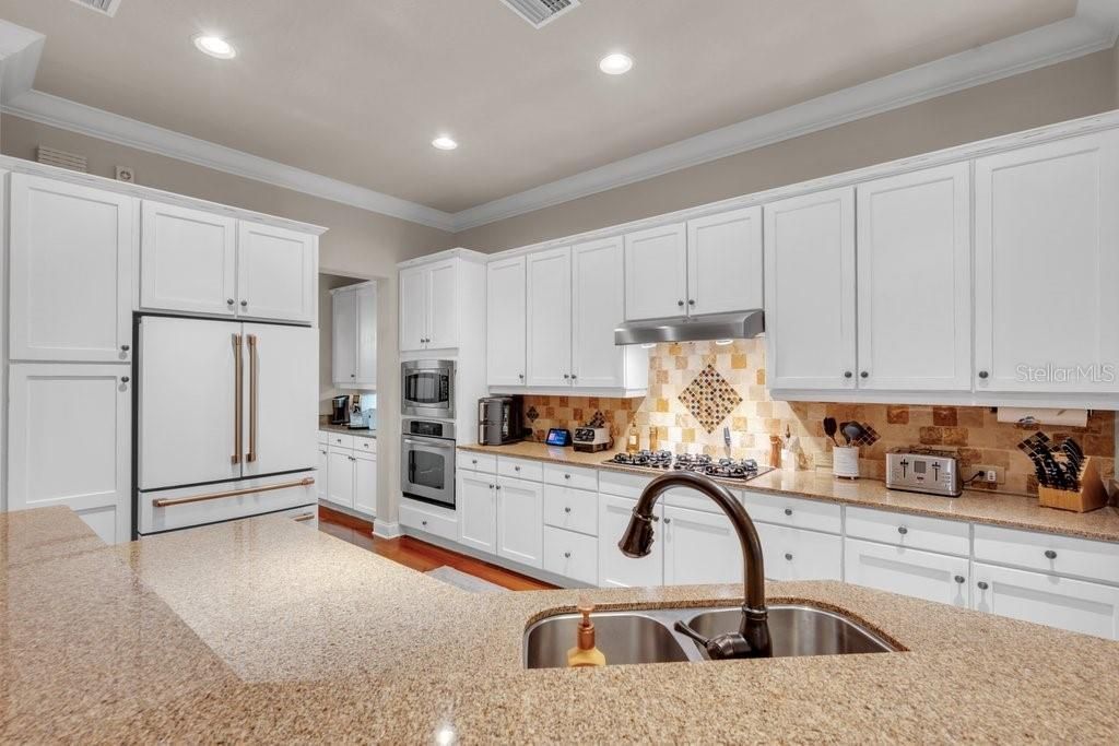 16012 Ternglade Drive , Lithia, FL 33547 Photo