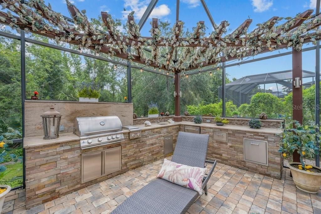 16012 Ternglade Drive , Lithia, FL 33547 Photo