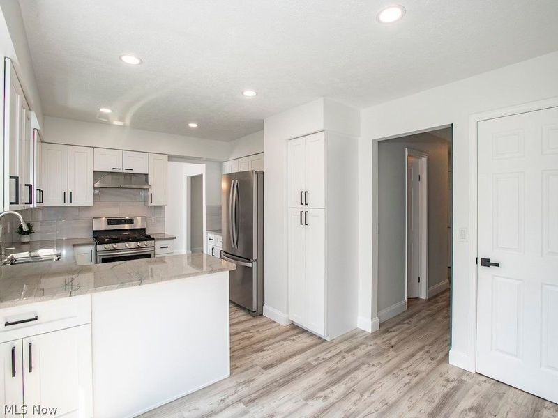 3883 Sanford Drive , Parma, OH 44134 Photo 11