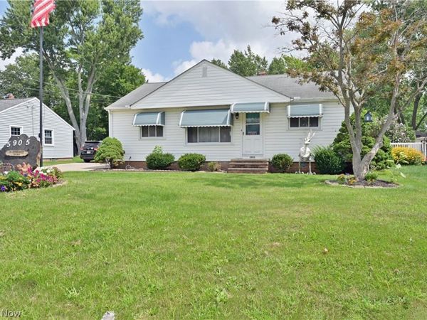 5905 Stearns Road , North Olmsted, OH 44070