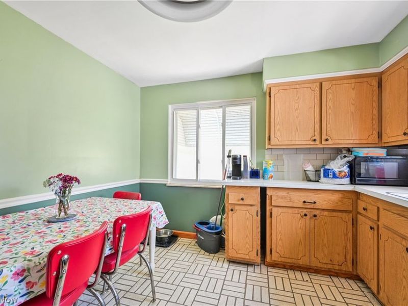 5905 Stearns Road , North Olmsted, OH 44070 Photo 10