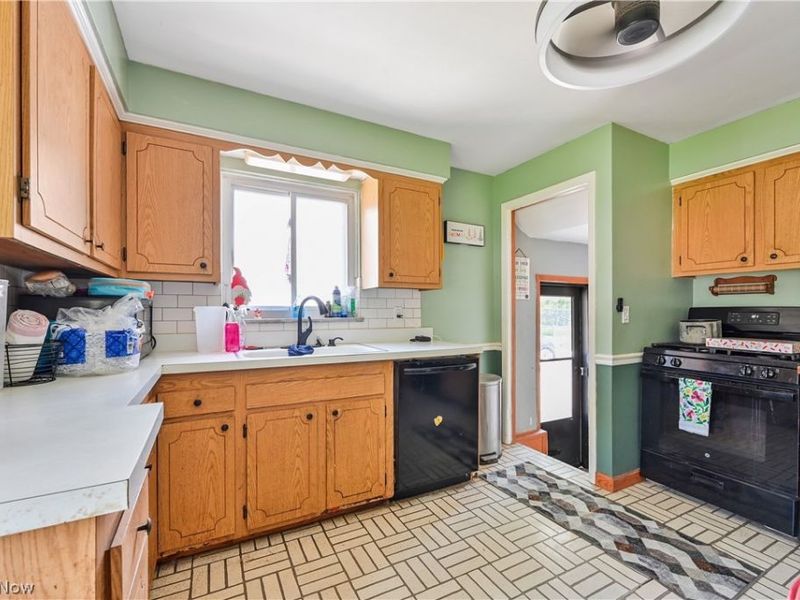 5905 Stearns Road , North Olmsted, OH 44070 Photo 12
