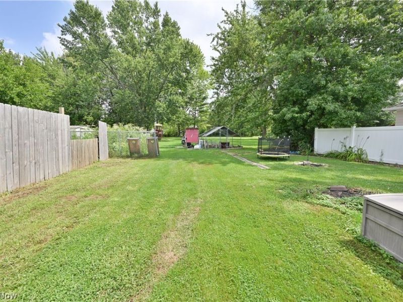 5905 Stearns Road , North Olmsted, OH 44070 Photo 2