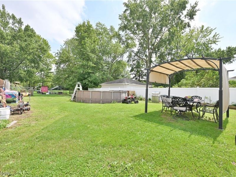 5905 Stearns Road , North Olmsted, OH 44070 Photo 3